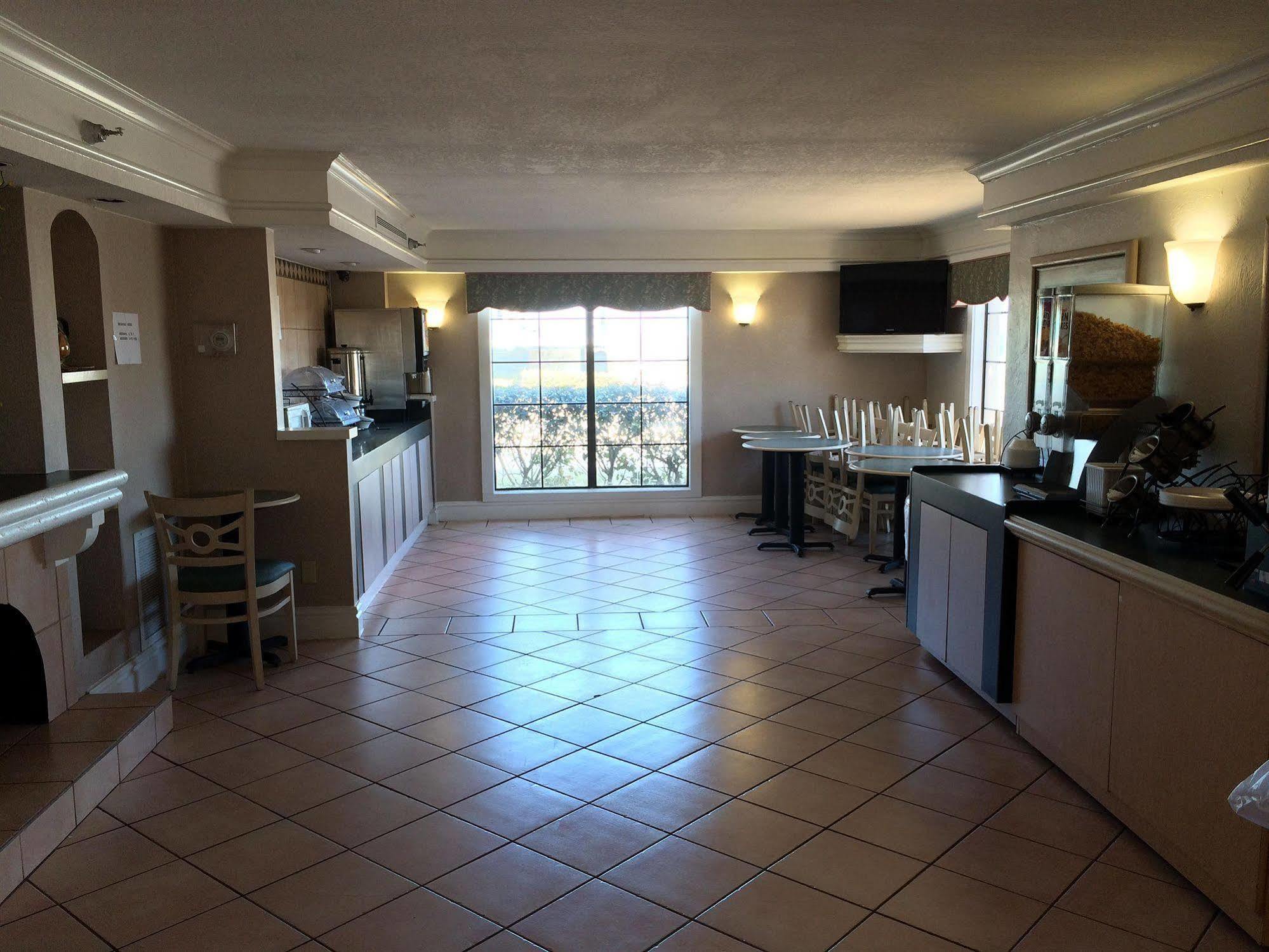 Hemp Inn Oklahoma City South Bagian luar foto